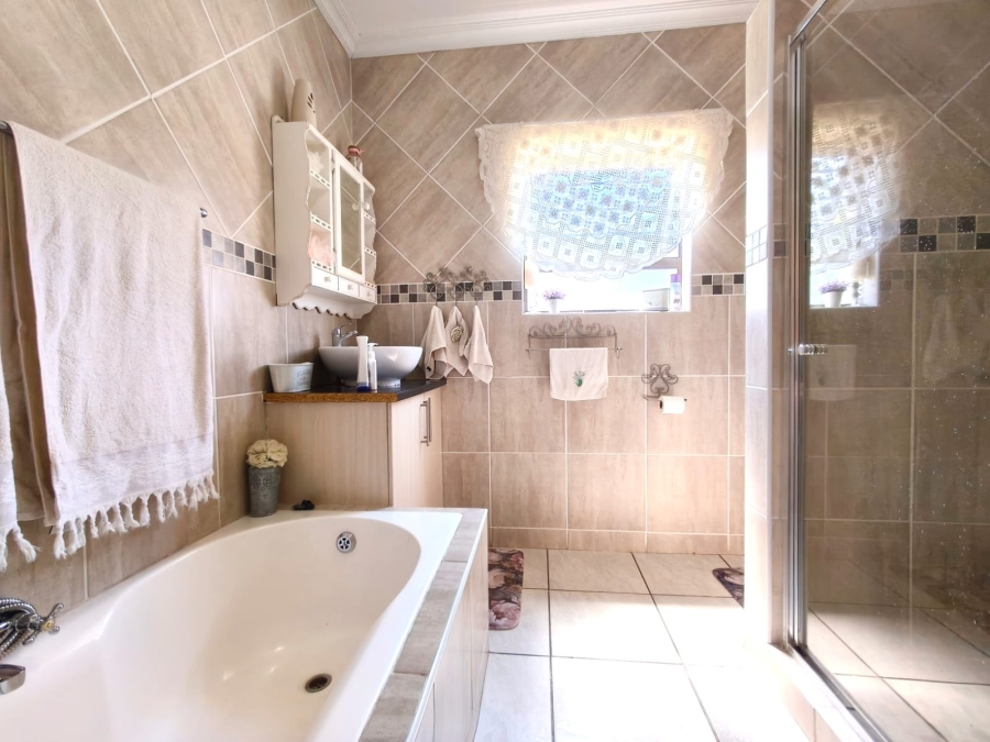 3 Bedroom Property for Sale in Grimbeeck Park North West